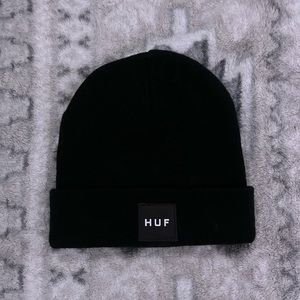 HUF essentials box logo beanie